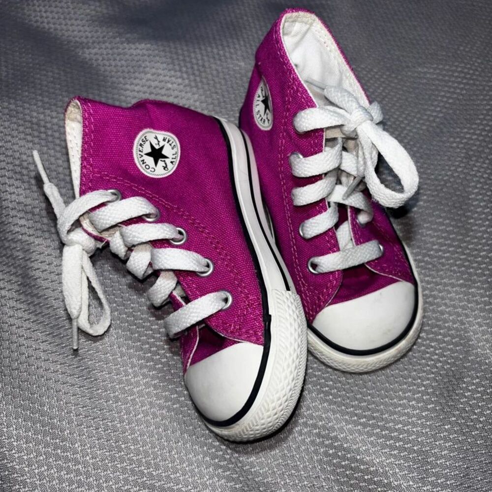 Magenta toddler girl Converse All Star high top sneakers - Picture 2 of 7